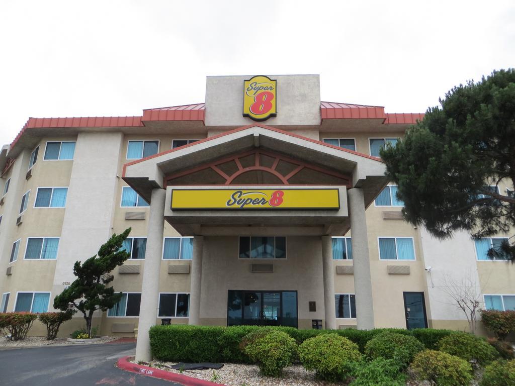 Super 8 By Wyndham Austin North/University Area Eksteriør billede