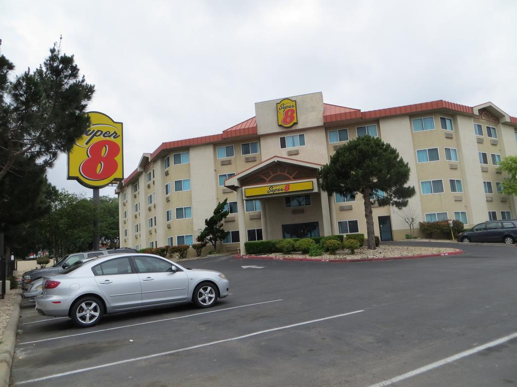 Super 8 By Wyndham Austin North/University Area Eksteriør billede